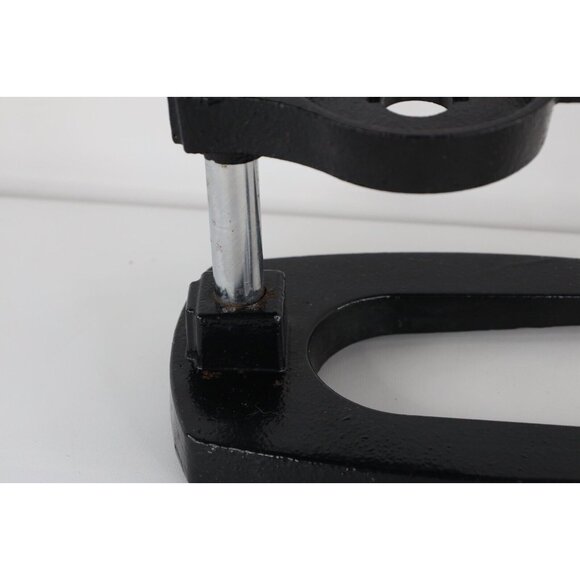 Il Mulino New York Distressed Cast Iron Stainless Steel Hand Press Juicer Black - Picture 9 of 12